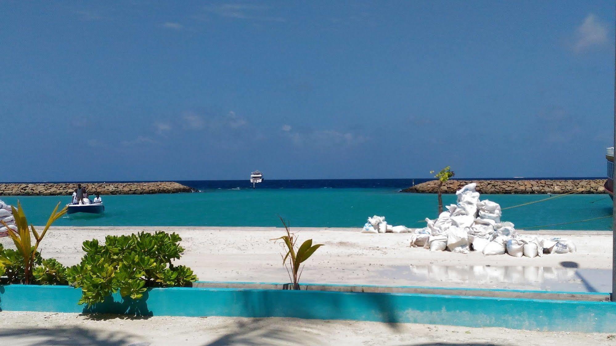 Select Village Maafushi Esterno foto
